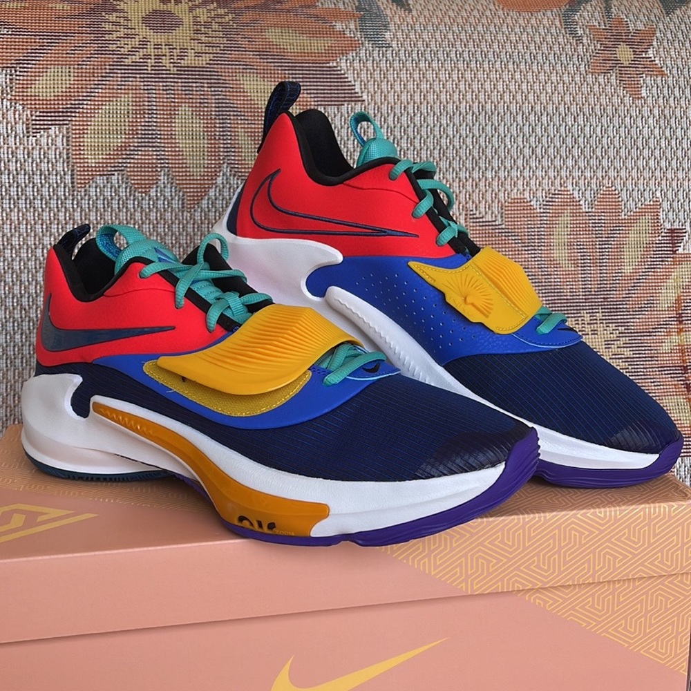 Nike Zoom Freak 3 'AntetokounBros' WMNS Sneakers - Picture 14 of 16